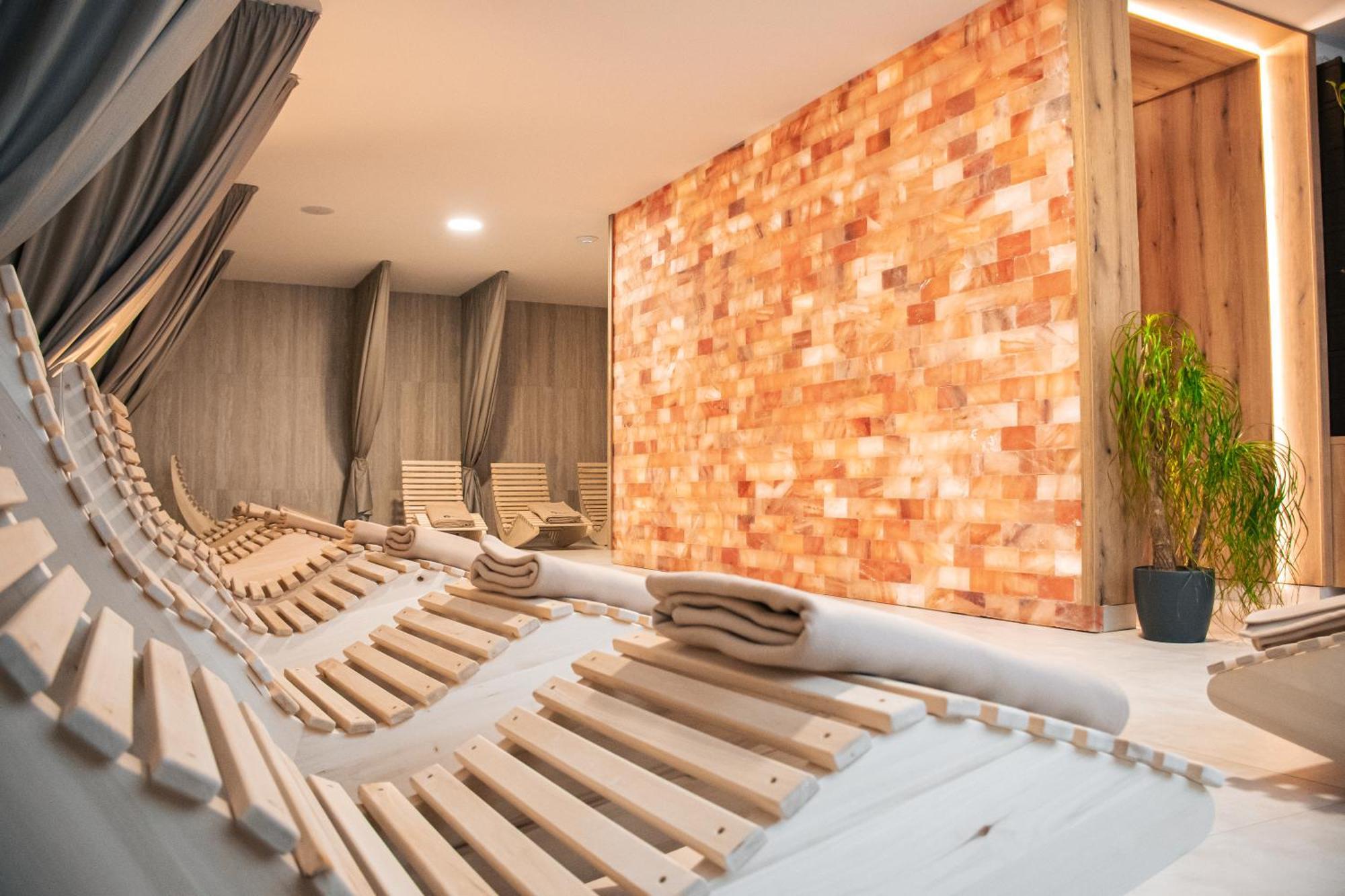 Rm Hotel Wellness & Congress Prievidza Exteriér fotografie