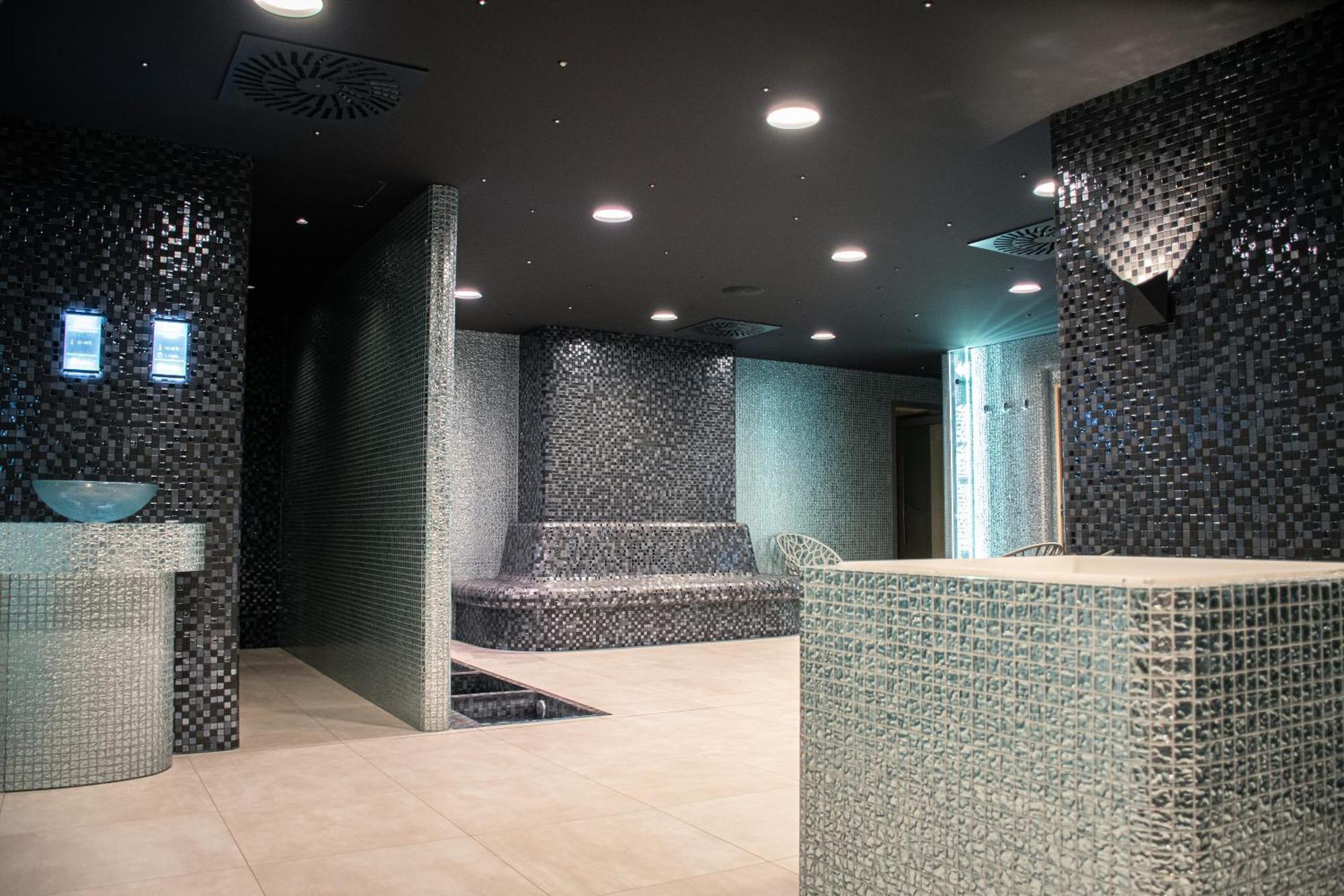 Rm Hotel Wellness & Congress Prievidza Exteriér fotografie