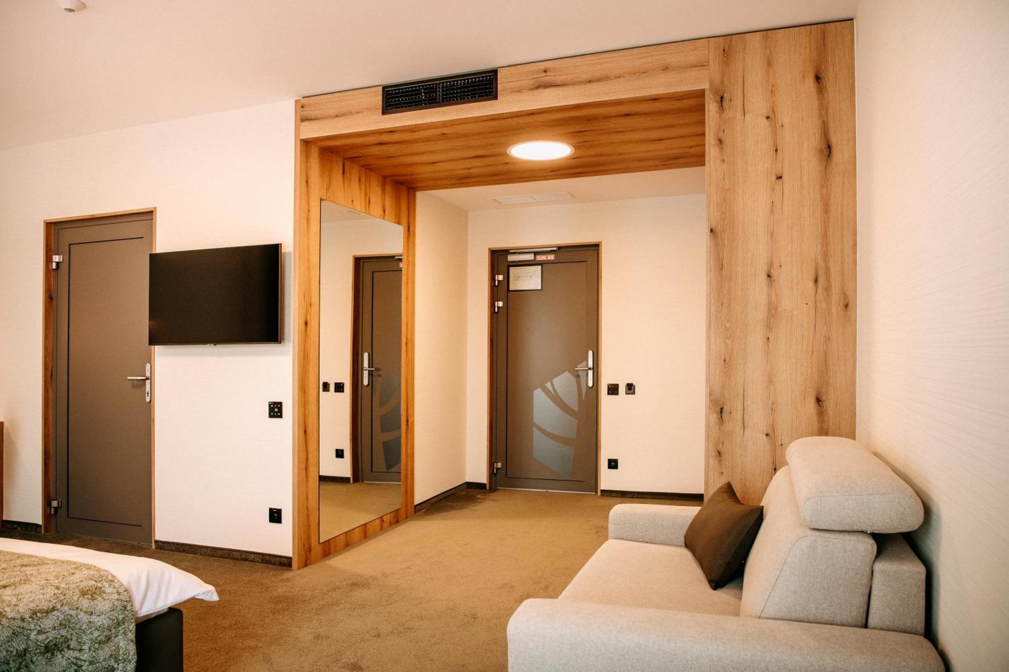Rm Hotel Wellness & Congress Prievidza Exteriér fotografie